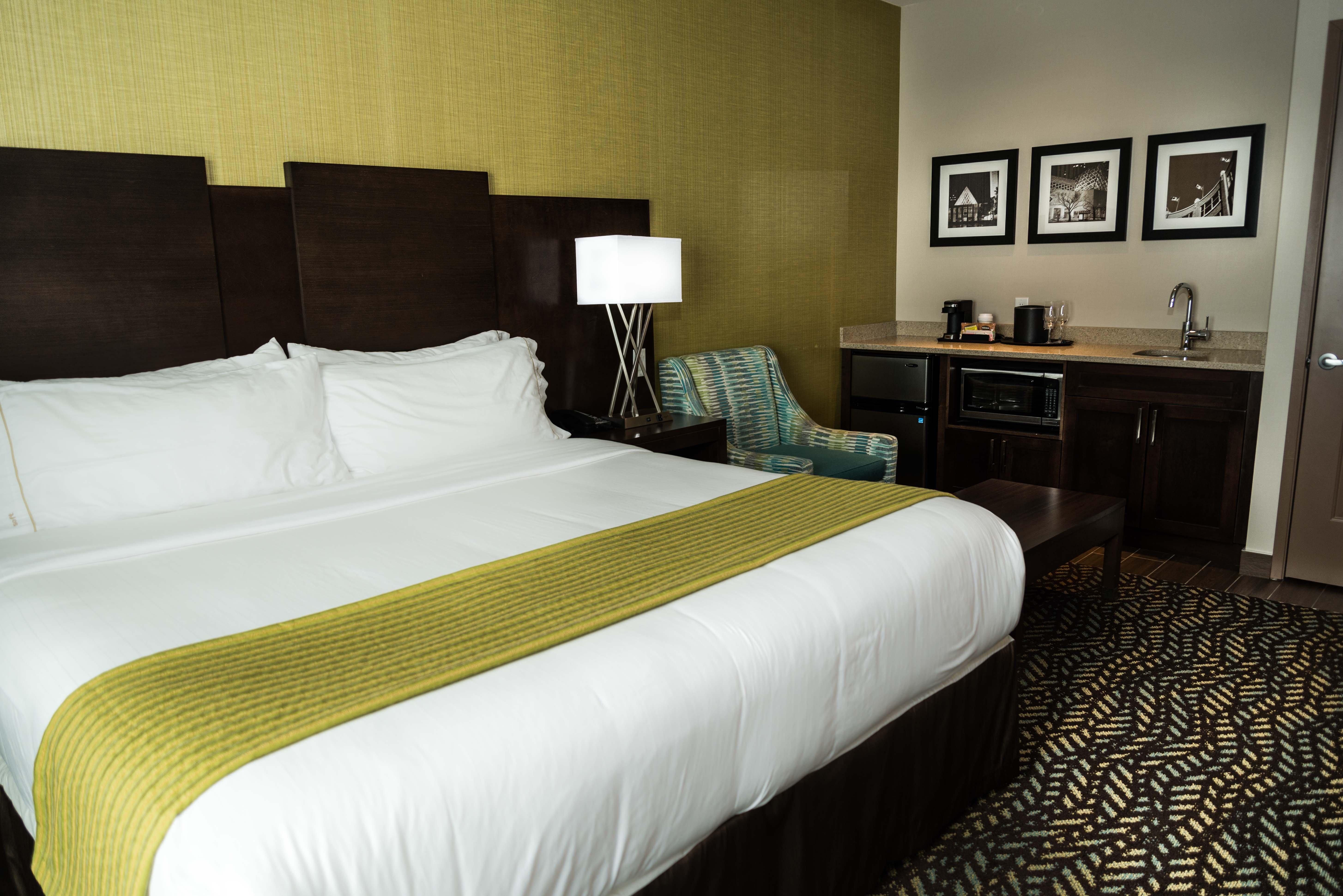 Holiday Inn Express & Suites Spruce Grove - Stony Plain By Ihg Exterior foto