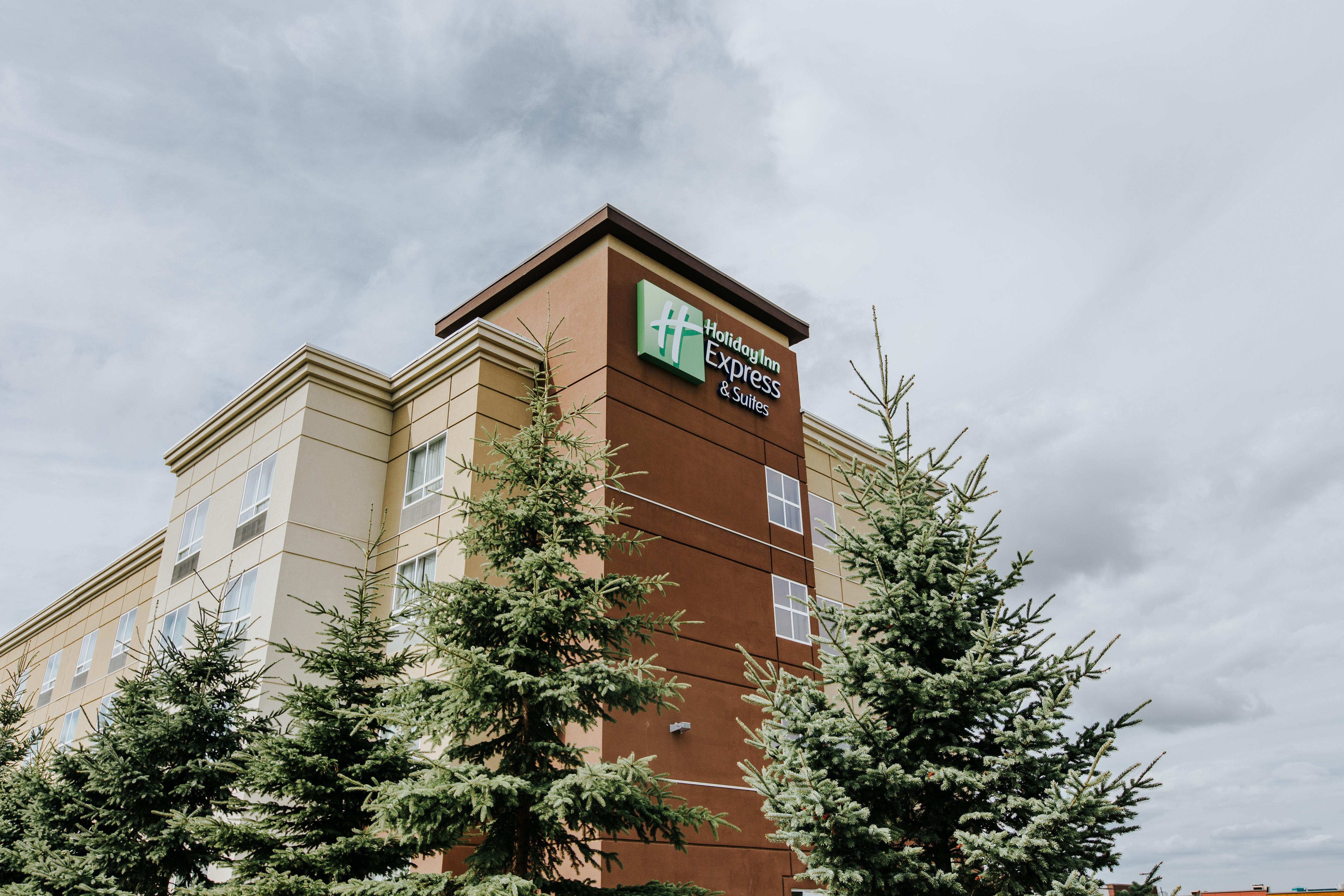 Holiday Inn Express & Suites Spruce Grove - Stony Plain By Ihg Exterior foto