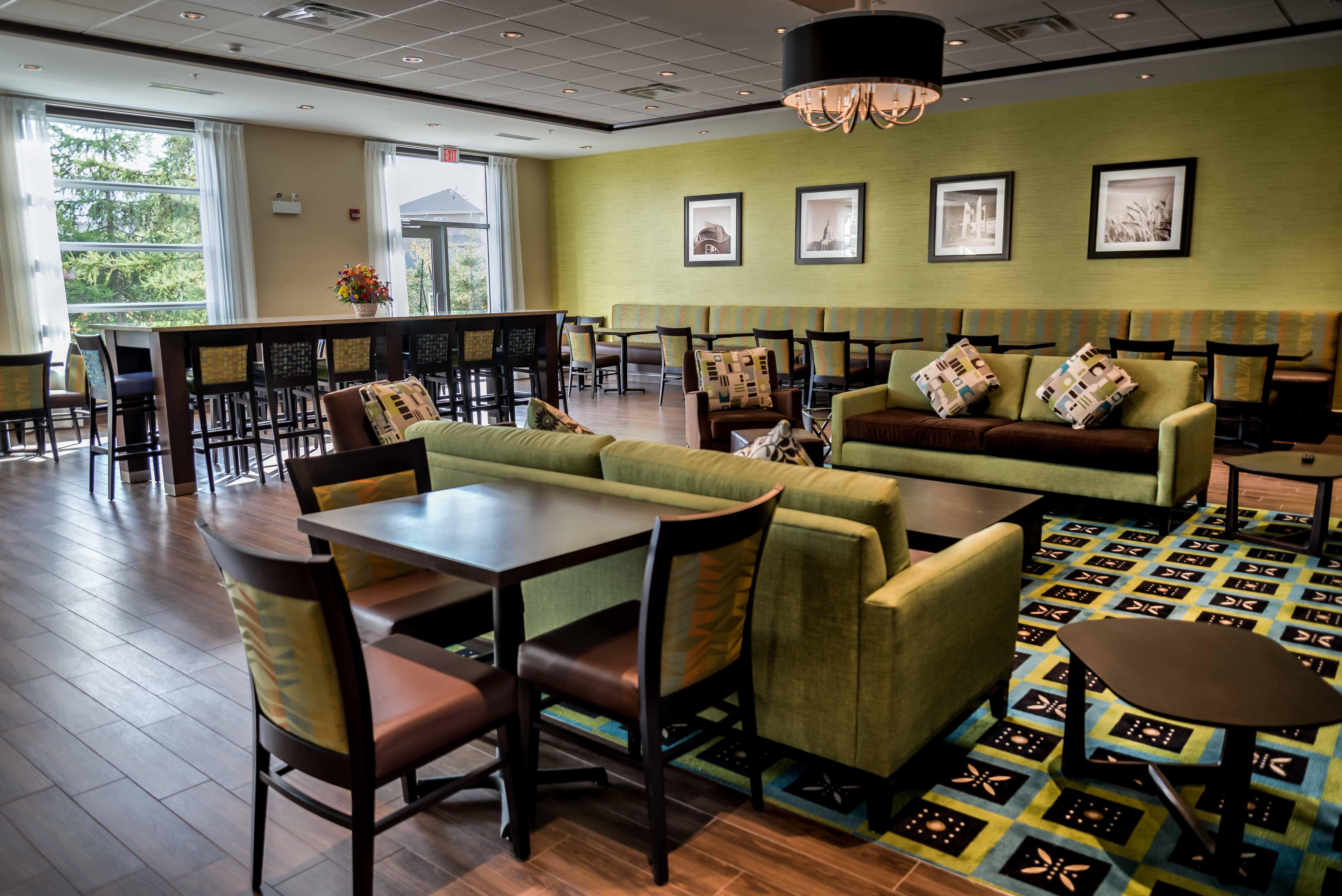 Holiday Inn Express & Suites Spruce Grove - Stony Plain By Ihg Exterior foto