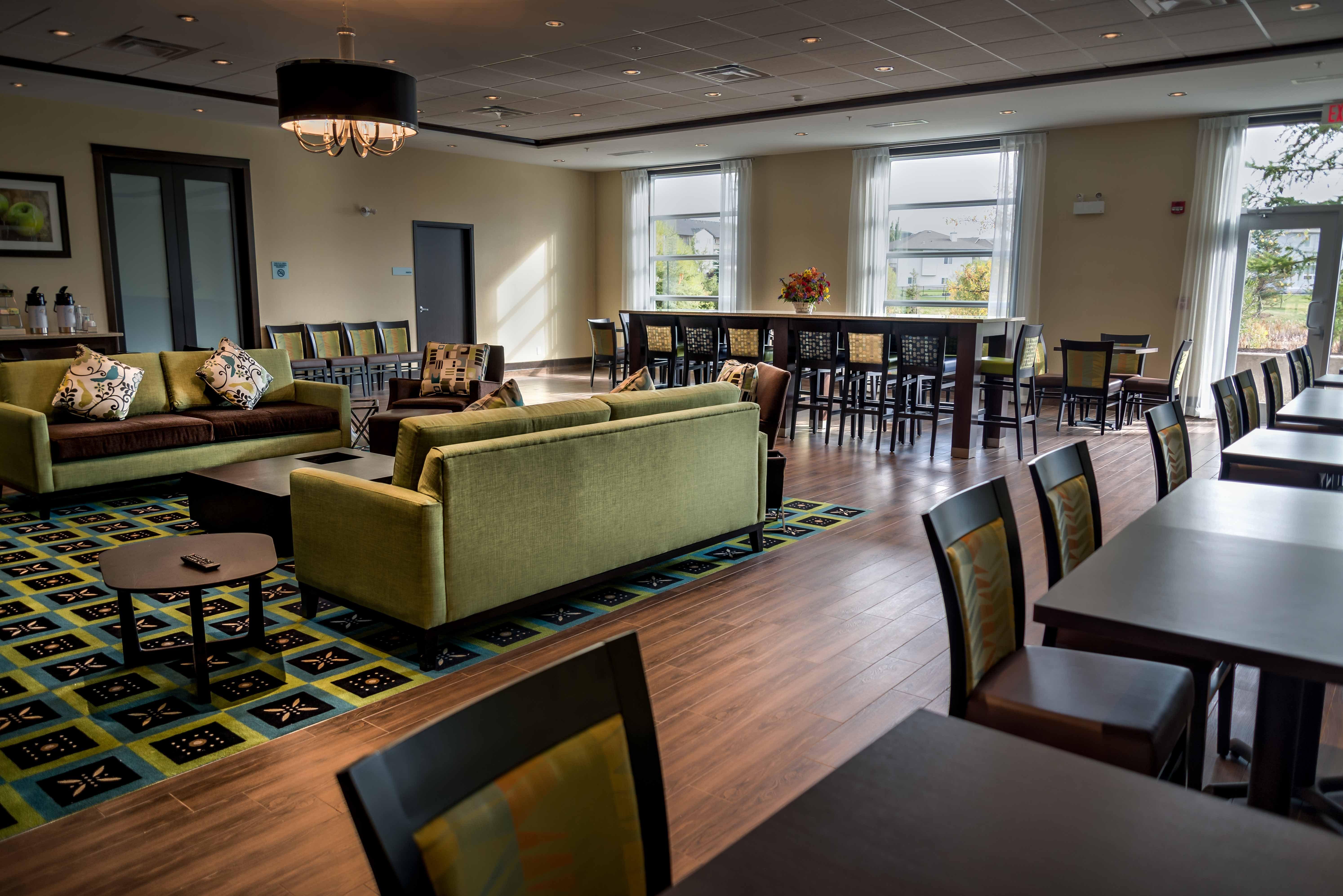Holiday Inn Express & Suites Spruce Grove - Stony Plain By Ihg Exterior foto